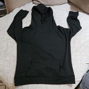 Bundle Sale | 4 for $20 | Crane Black Hoodie with Front Pocket Size Large